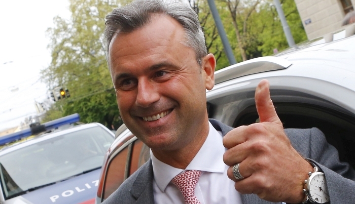 Posiada broń i chce wyprowadzić kraj z Unii – oto nowy prezydent Austrii?