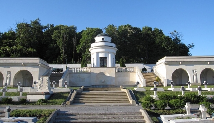 Eksplozja na Cmentarzu Orląt Lwowskich. Kto stoi za antypolskimi incydentami na Ukrainie?