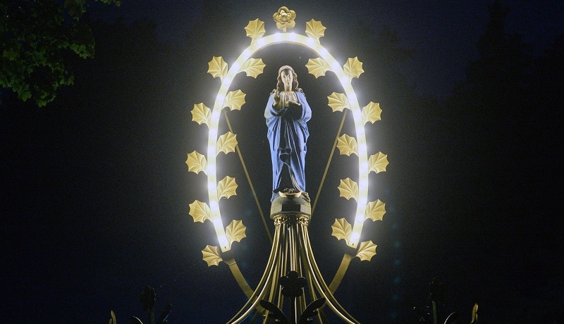 Jej Najświętsze Imię, niczym słodka lecz potężna modlitwa