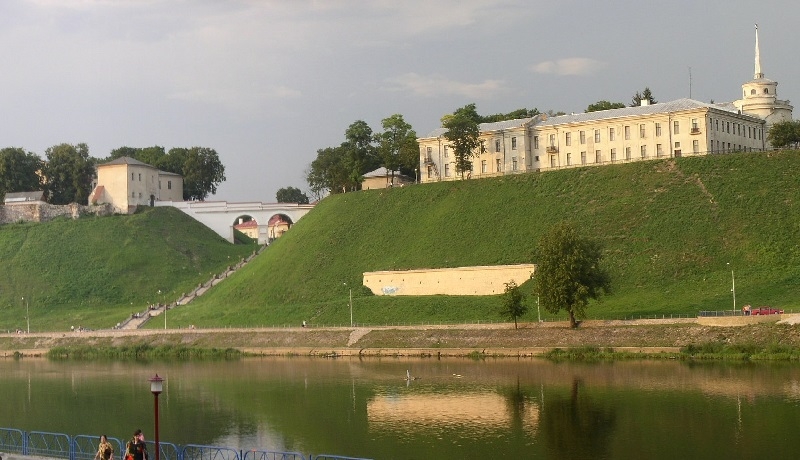 Odbudowa zamku w Grodnie. Rekonstrukcja czy twórcza swoboda?