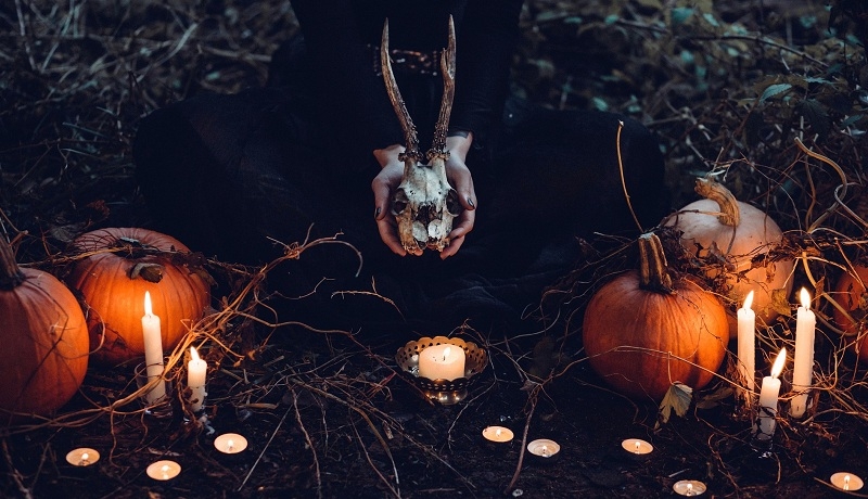Ks. Kostrzewa o Halloween: diabeł nie jest głupi i robi wszystko, aby ukrywać swoją aktywność